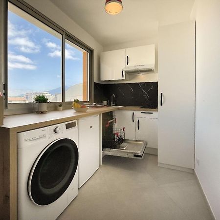 Homey Superchill: Modern Central Apartment with Netflix and Wi-Fi Annemasse Exterior photo